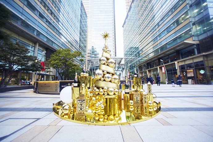 耀くシャンパンゴールドの世界へ…“MOET CHRISTMAS MARCHE 2017” 六本木・東京ミッドタウンで期間限定オープン