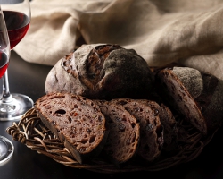 ホテルニューオータニから新作パン『Jカンパーニュ ネクスト』発売！赤ワインで作られた"究極のパン"