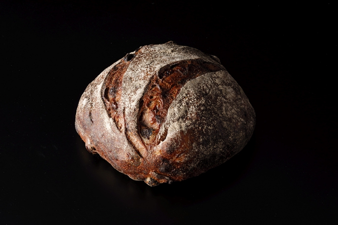 ホテルニューオータニから新作パン『Jカンパーニュ ネクスト』発売！赤ワインで作られた"究極のパン"