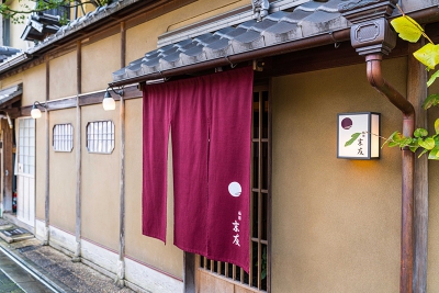 ルイナールとデイヴィッド シュリグリーのコラボ作品【UNCONVENTIONAL BUBBLES】が『KYOTOGRAPHIE 京都国際写真祭 2021』にて日本初公開