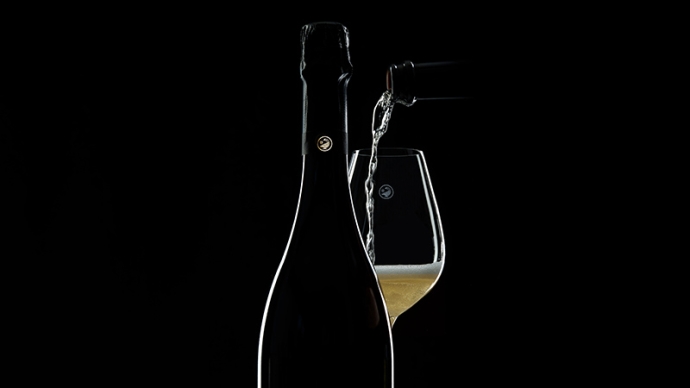英国史上最高価格のプレミアム・スパークリングワイン『51°N』日本初上陸
